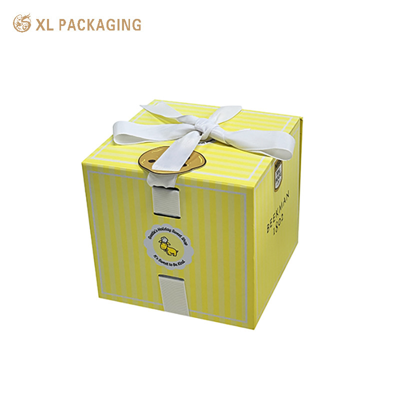 Customized Cosmetic Paper Box Skincare Top And Bottom Packing With Blister Tray