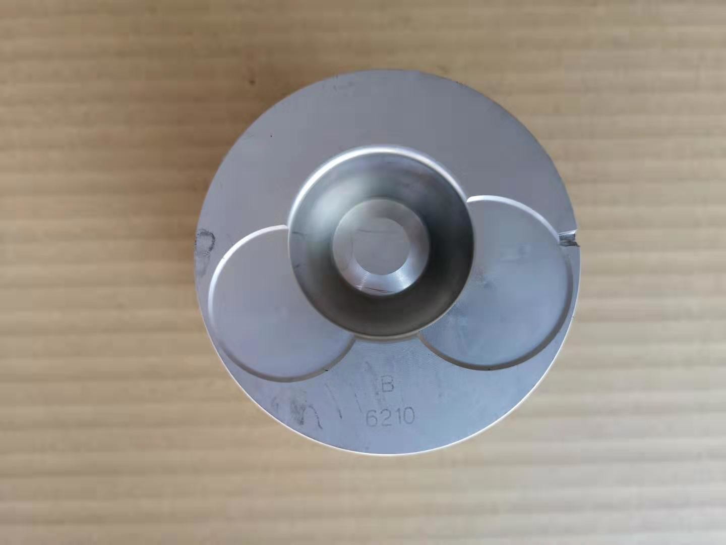 4JB1 4JB1-T Piston 8971086210 ISUZU Engine Parts For Qingling 100P NHR NKR Piston Head Code 6210