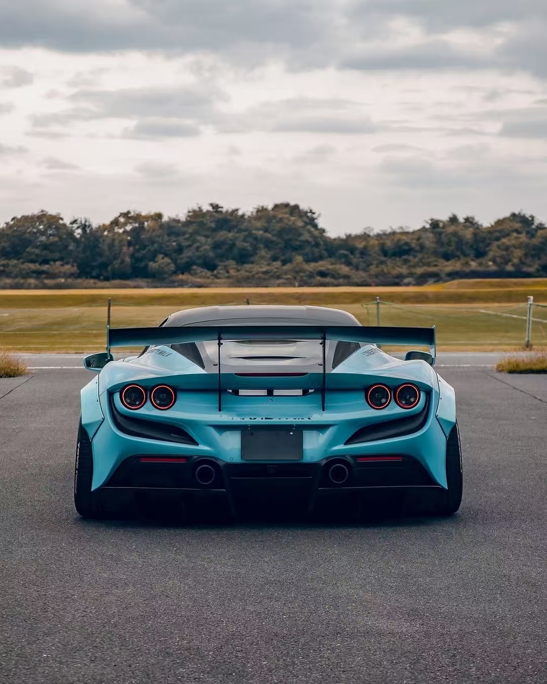 F8 Ferrari Auto Body Kit LB Style Blue Carbon Fiber Spoiler Lip Wide Body Kit Wheel Arch