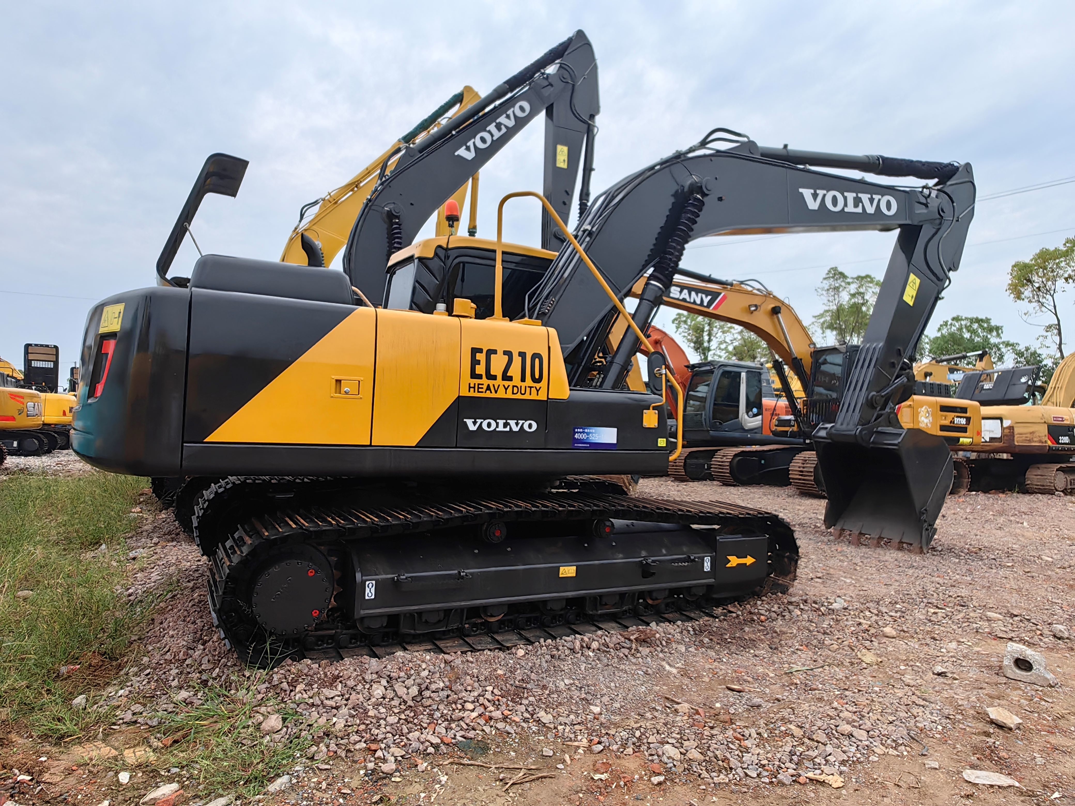22ton Excavator Good Price VOLVO EC210 Used Excavator 21 Ton Secondhand Crawler Digger Volvo EC210 240 for Sale