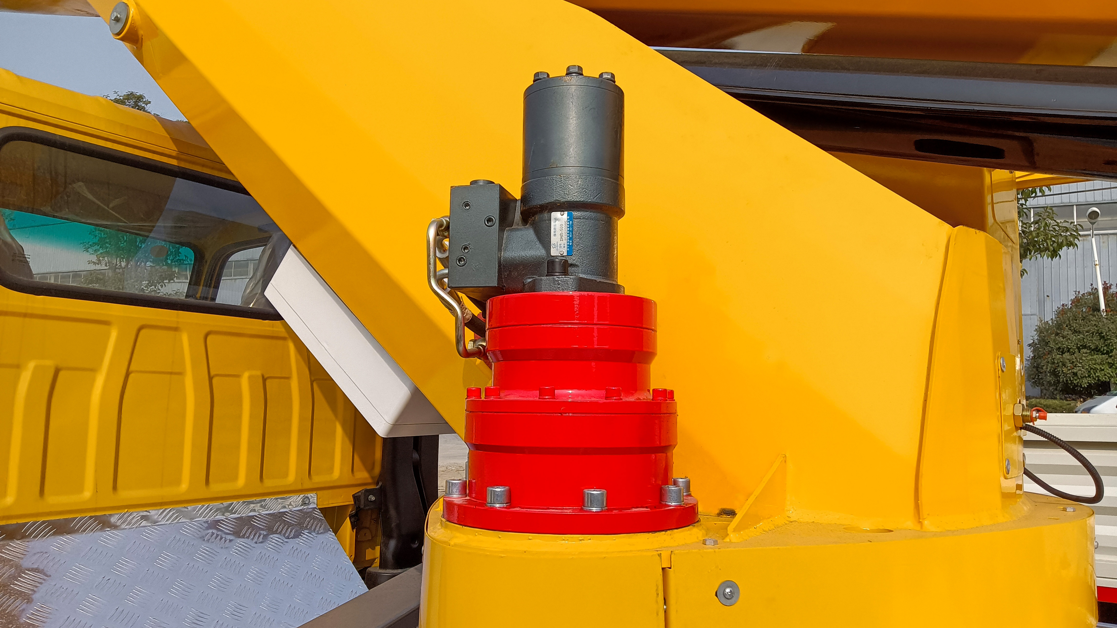 27m Hydraulic Truck Mounted Aerial Telescopic Access Ladders Bucket Truck Boom Lift Aerial Manlift Work Platform Truck A