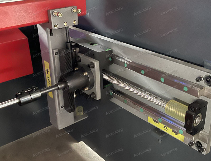 Thickness 1.5mm Stainless Steel Hydraulic CNC Press Bending Machine Force 630kn Press Brakes