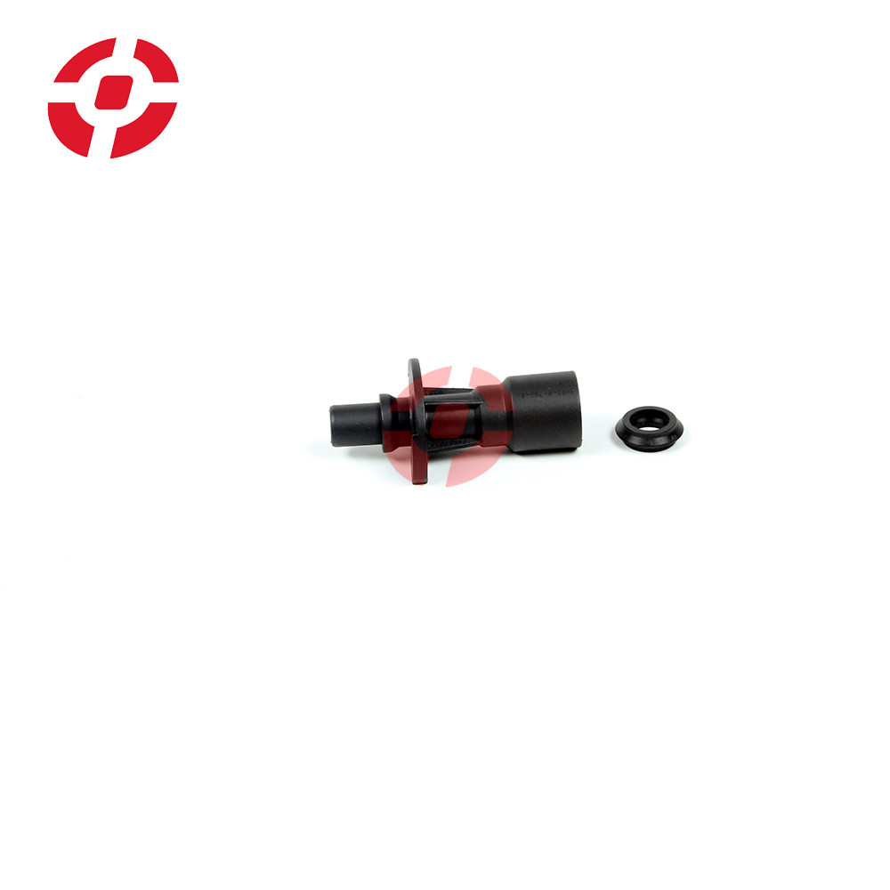 LR028136 C2Z18658 Water Pump Oil Cooler Pipe For LandRover Discovery 4 Range Rover Vogue Range Rover Sport