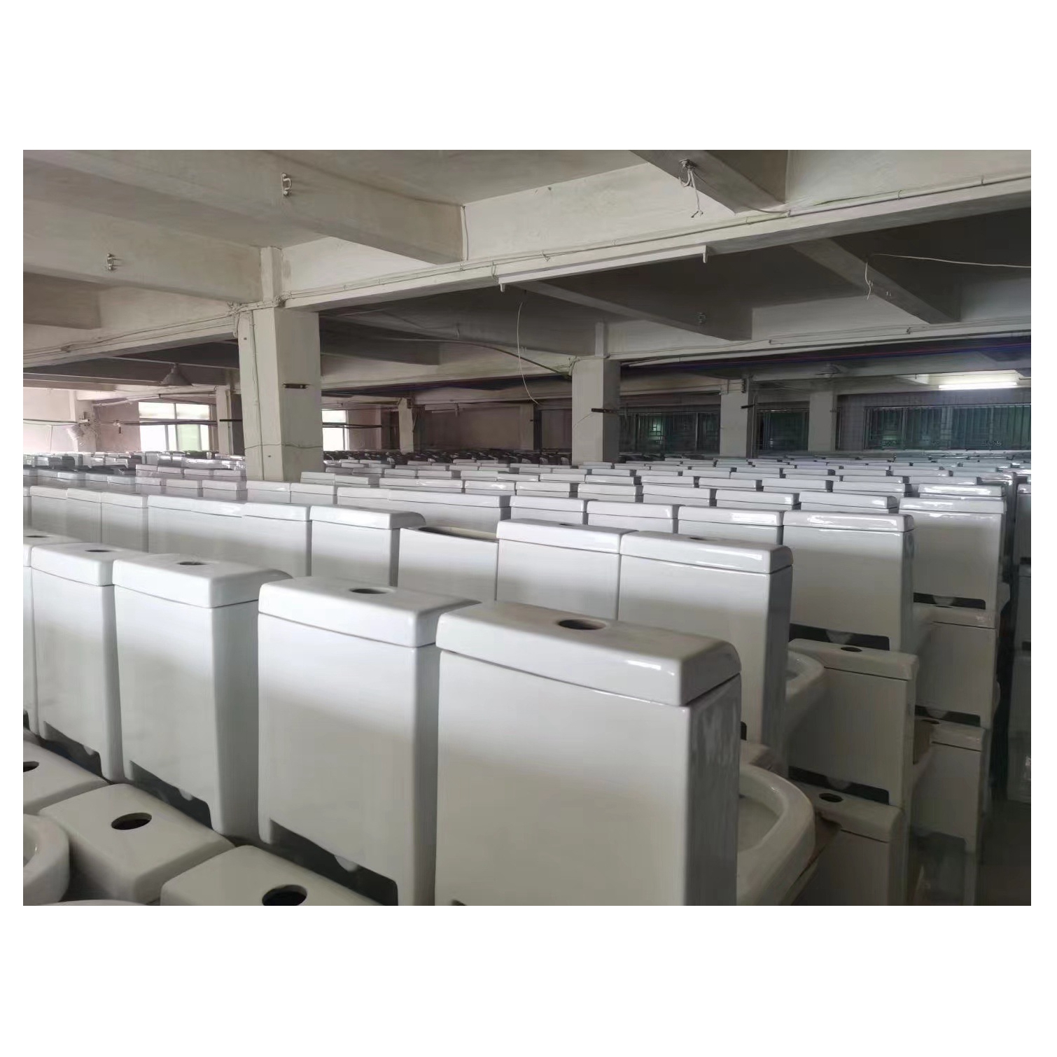 680x370x830mm Chinese Ceramic Floor Mounted WC P Trap Toilets for Bathroom Equipment