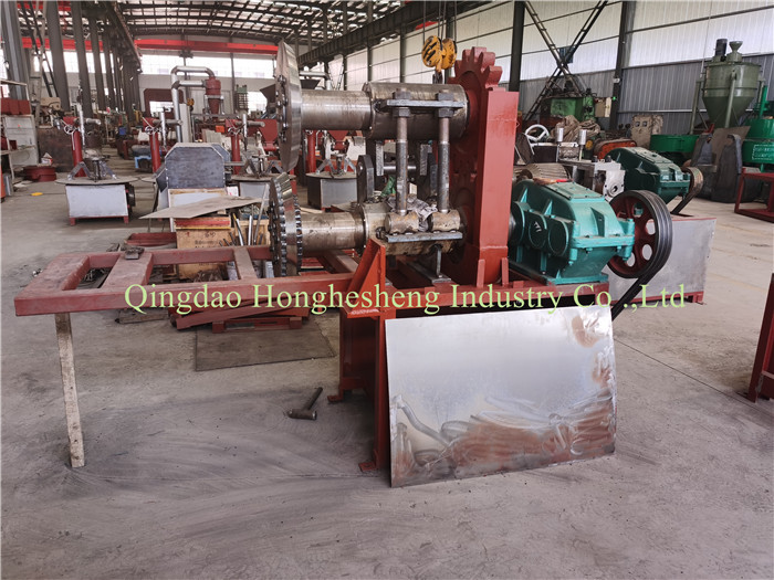 Waste Tyre Rubber Powder Making Machine 380V 220V 450V For Strip Cutting