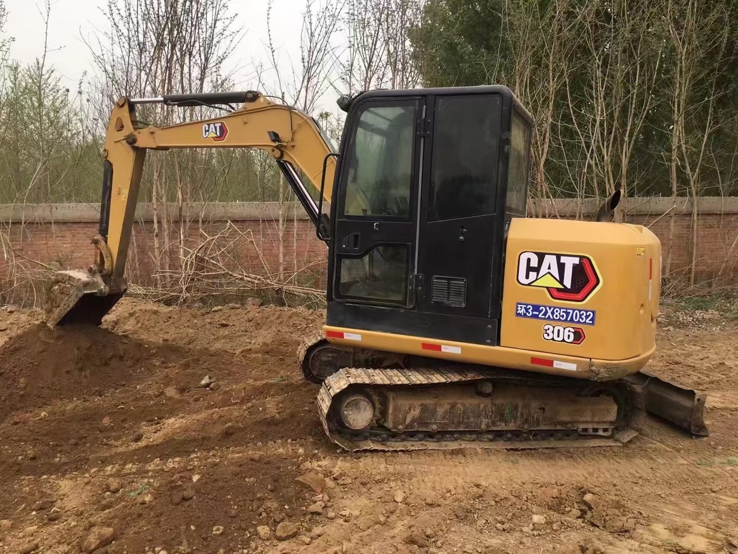 second hand cat 306 mini excavator , well maintained and available now