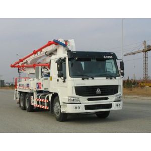China Safety Electronically Control Concrete Pump Truck Strong Stability With HOWO Chassis on sale