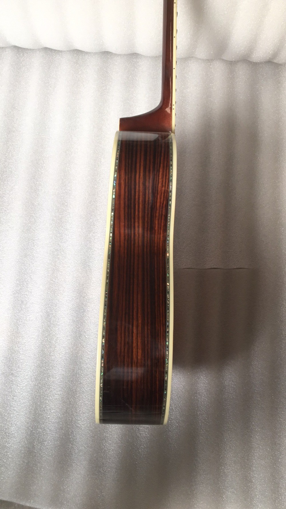 Custom acoustic electric guitar OM body round body solid top guitar rosewood fingerboard mahogany back side with EQ