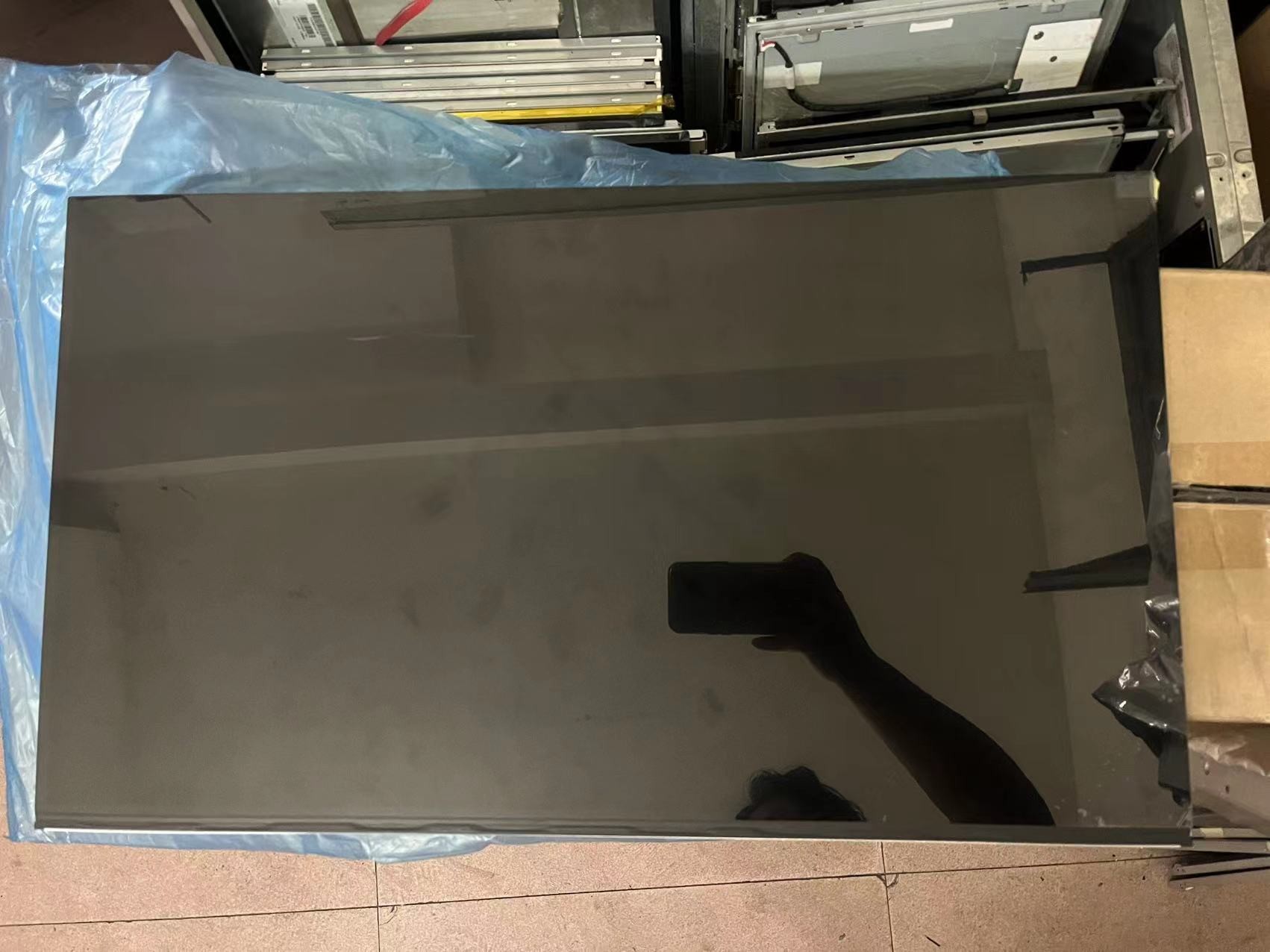 LM270WF7-SSF2 LG Display 27.0" 1920(RGB)×1080, 300 cd/m² INDUSTRIAL LCD DISPLAY