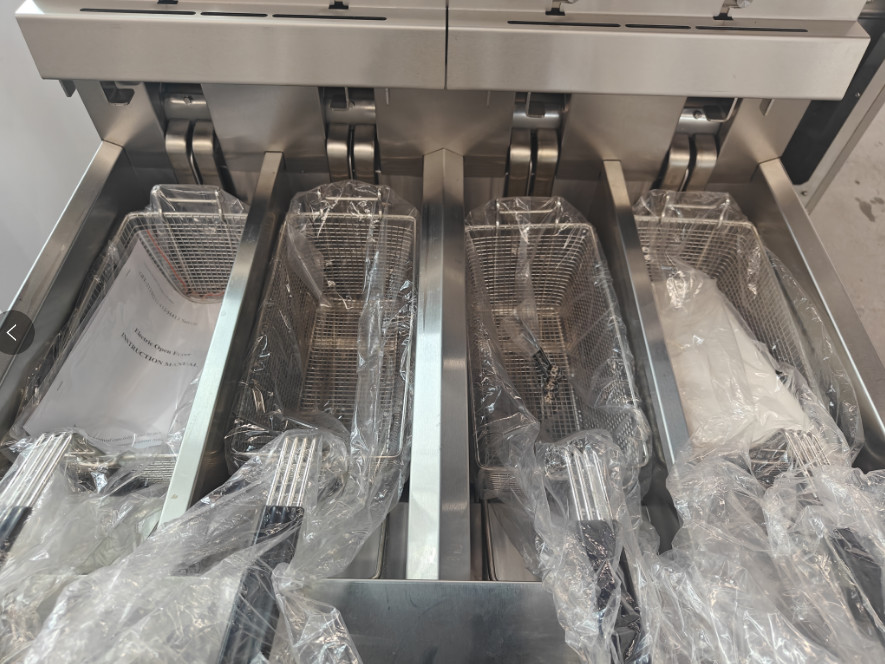 Professional Digital Computer Panel 4 Tank 4 Baskets 28KW 304SUS Electric Chips Open Fryer