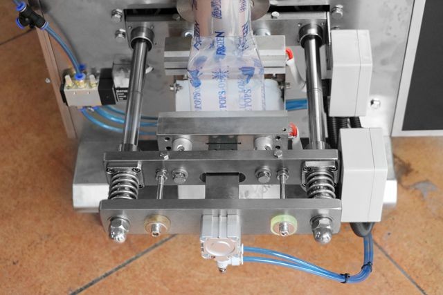 100ML 300ML 500ML ketchup packet vegetable oil packing machine for plasters