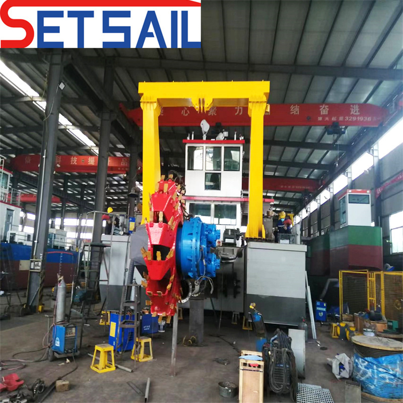China New Small Dredge Boat Sand Dredger for Sale