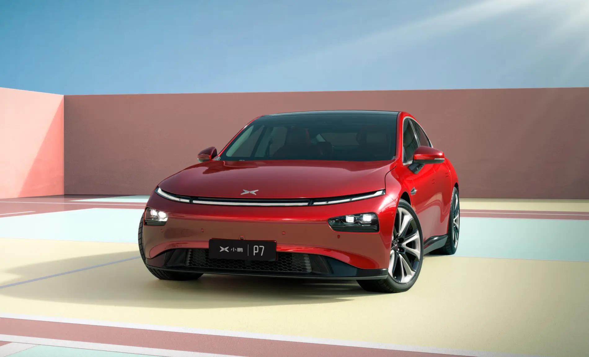 Efficiency 12.5 kWh / 100 km 2023 P7 Super Electric Sports Car with High Speed 170km/h and Dimension mm 4880*1896*1450