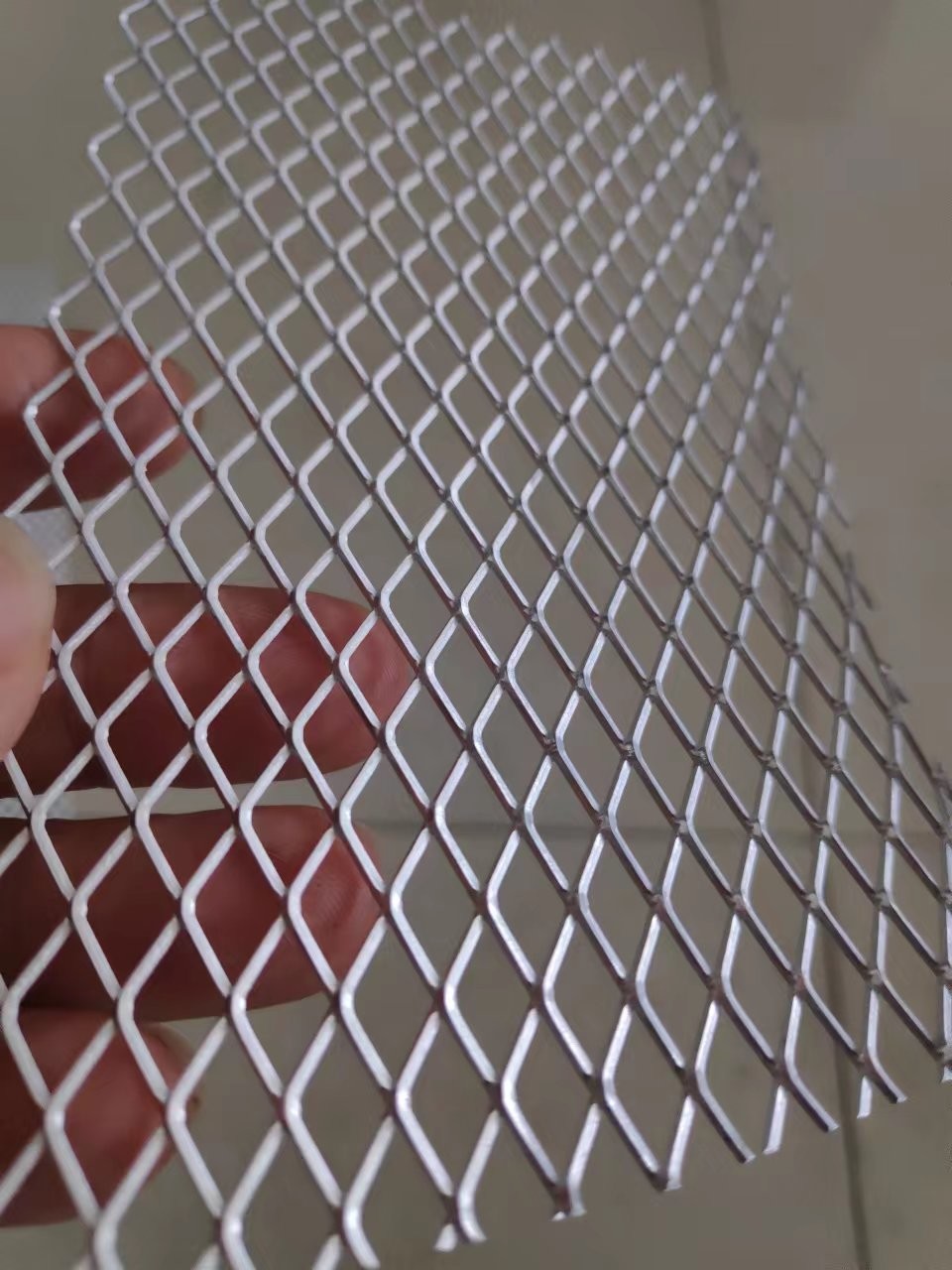 Standard Diamond Hole Aluminium Expanded Mesh For Ceiling System
