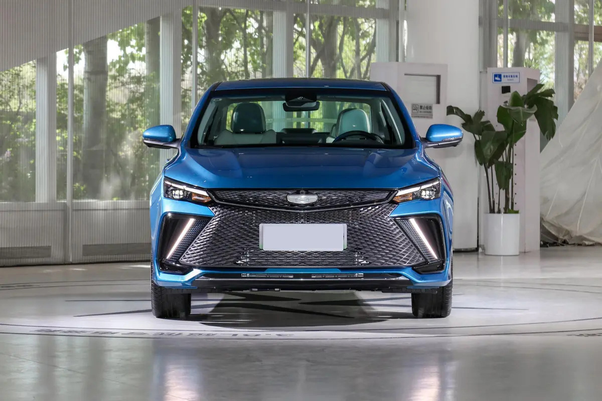 Geely Emgrand L Thor HiP EV Car Plug-in Hybrid 230km/h High speed Long Range 4735*1815*1495mm with speed Safety Features