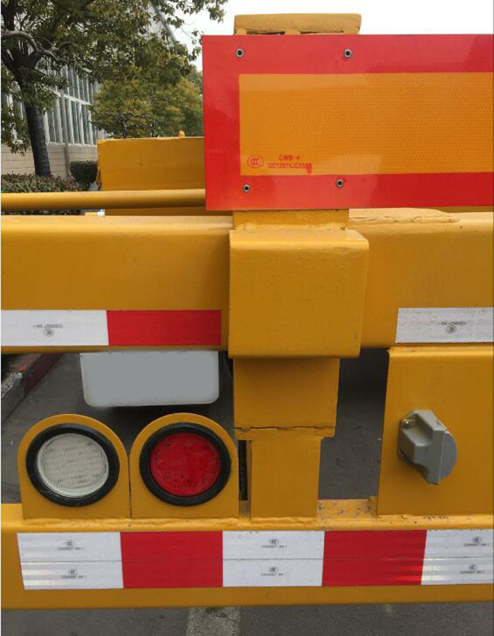 Yellow 40ft Truck Mounted Crane 3 Axle Self Loading Container Truck Trailer