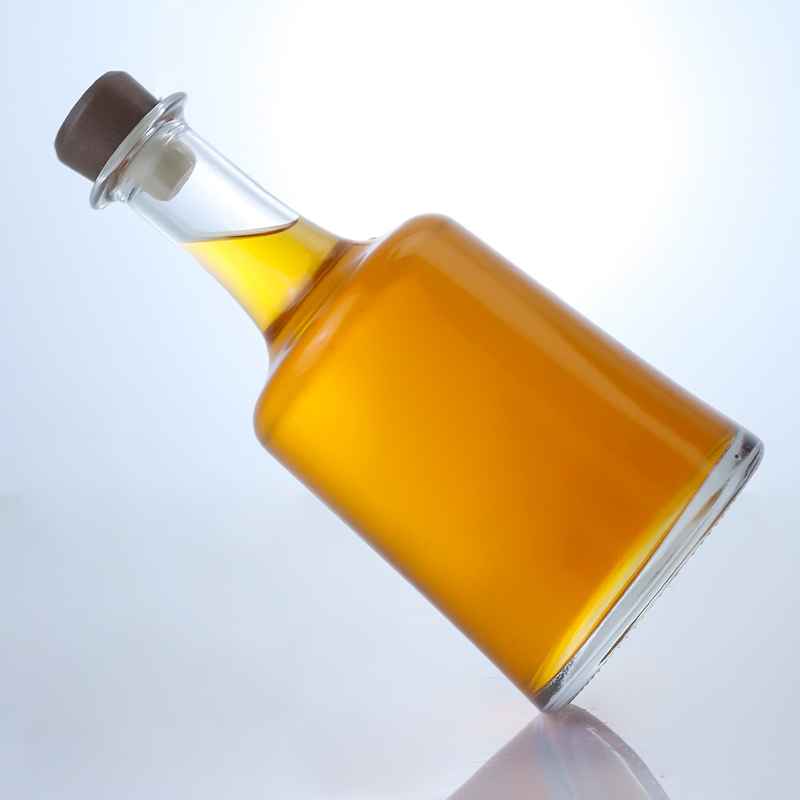 Surface Handling Hot Stamping Glass Bottle With Cork for Vodka Gin Rum Whiskey