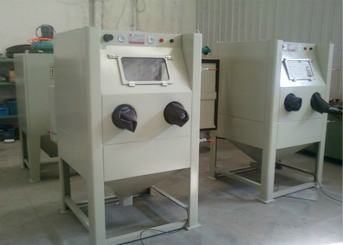  Rust Removal Dustless Sandblasting Machine , Manual Portable Sandblasting Equipment Manufactures