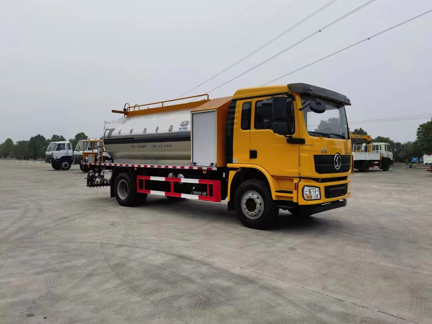 Automotive Asphalt Pressure Distributor for Road Maintenance Asphalt Distributor