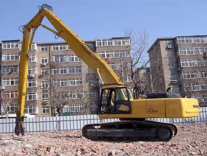 30 Feet Yellow Demolition Boom For XE200 Excavator - Customizable Solution