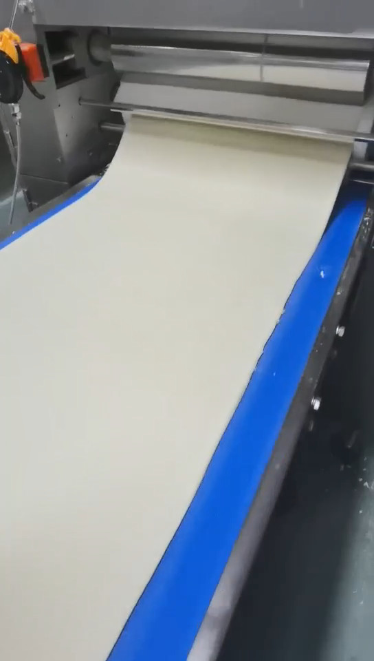 SUS304 Fully Automatic Pizza Making Machine Pizza Crust Bread Forming Equipment