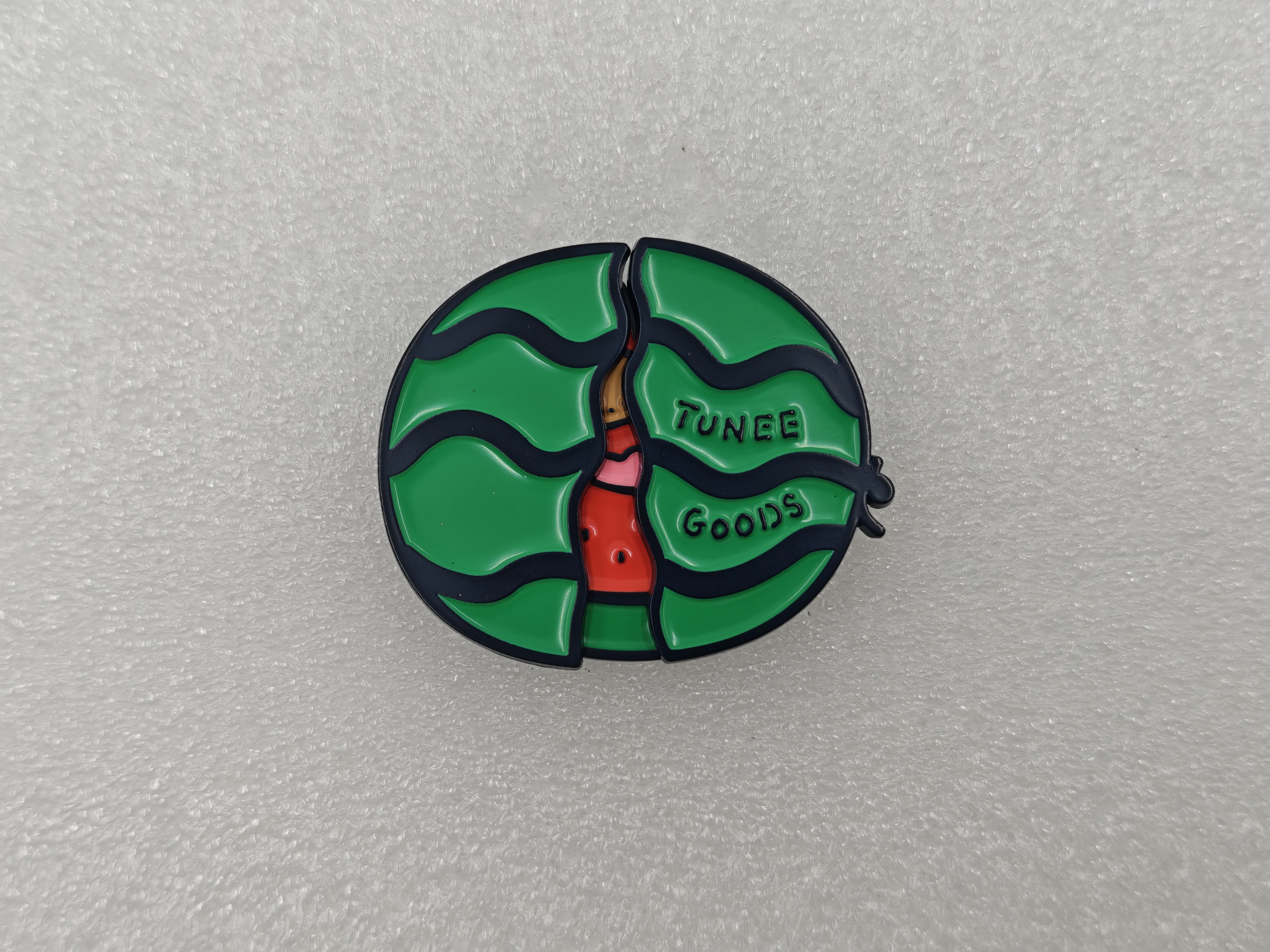 2025 Double-Layer UV Printing Summer Badge with Movable Parts – Fun and Interactive Commemorative Accessory