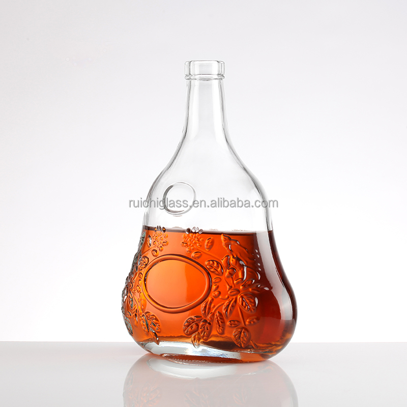 700ml Clear Spirit Glass Bottle Unique Design for Brandy Base Material Super Flint Glass