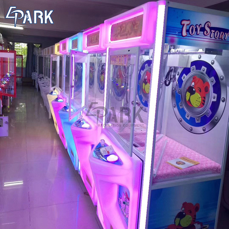 Toy Crane Machine / PP Tiger 2 Claw Crane Machine D82*W95*H190 CM
