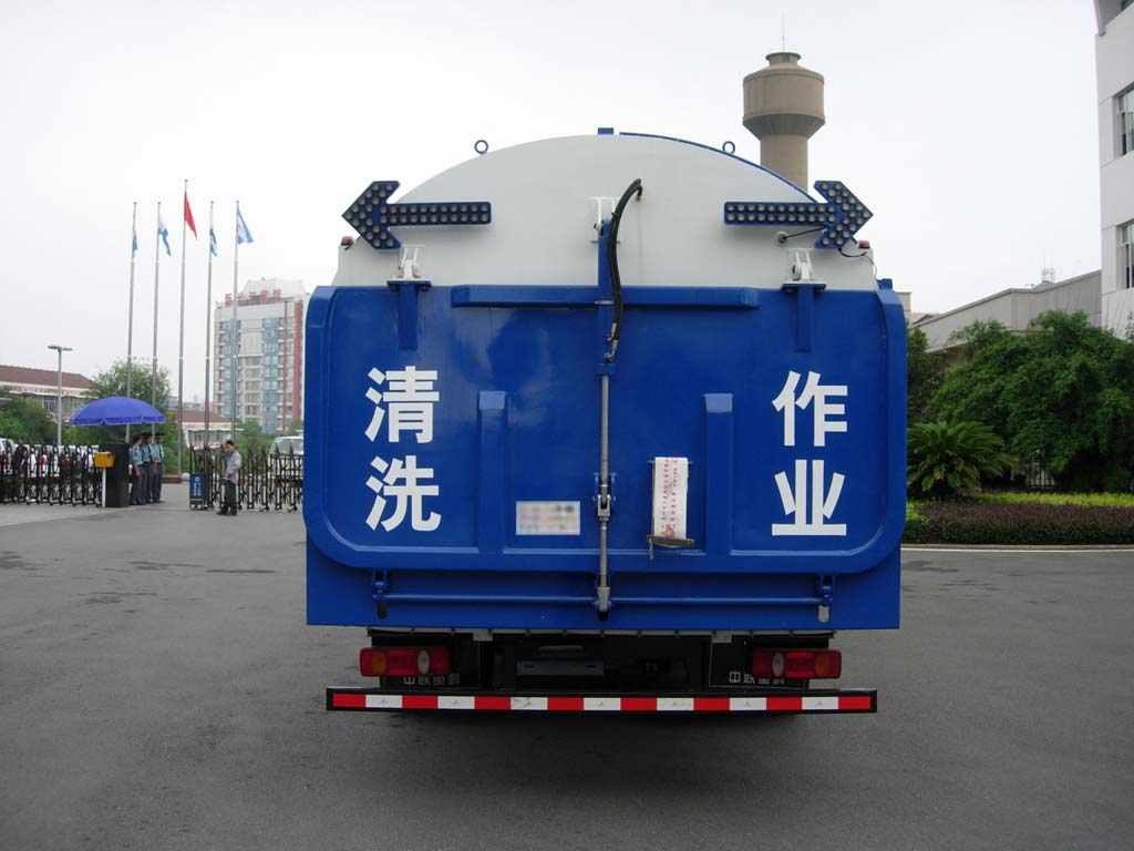 shock price 1500 liters water tank and 4000 liters garbage tank dongfeng 4*2 right hand driving mini road sweeping truck
