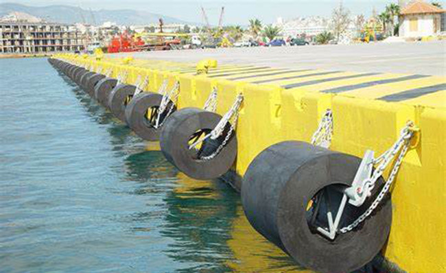 Cylindrical Marine Fenders Ship Barge Fenders Systems Marine Docking Fenders