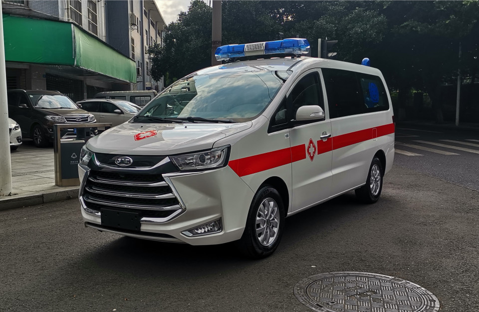 5.2m Medical Emergency Ambulance Gasoline 4×2 Rear Drive