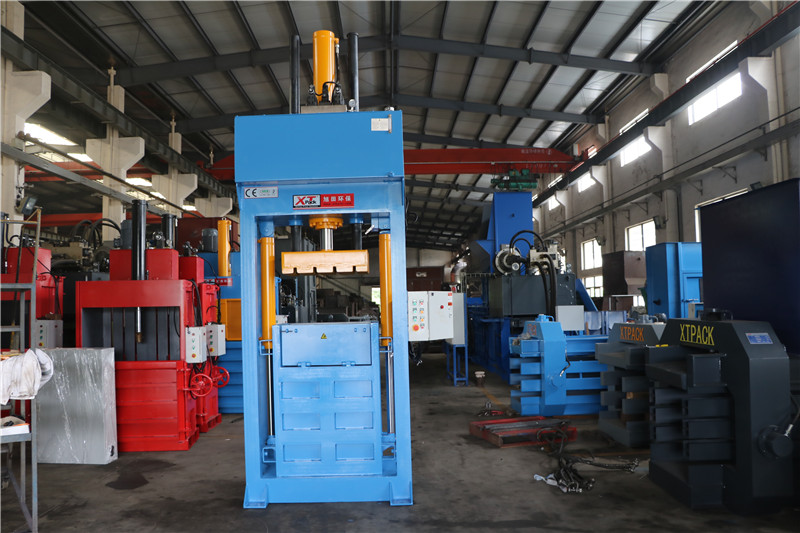 plastic waste flakes hydraulic compress/compactor baler
