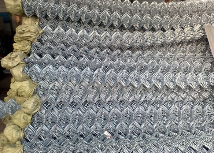 25-100mm Chain Link Wire Mesh / 25m Diamond Chain Link Fence For Garden