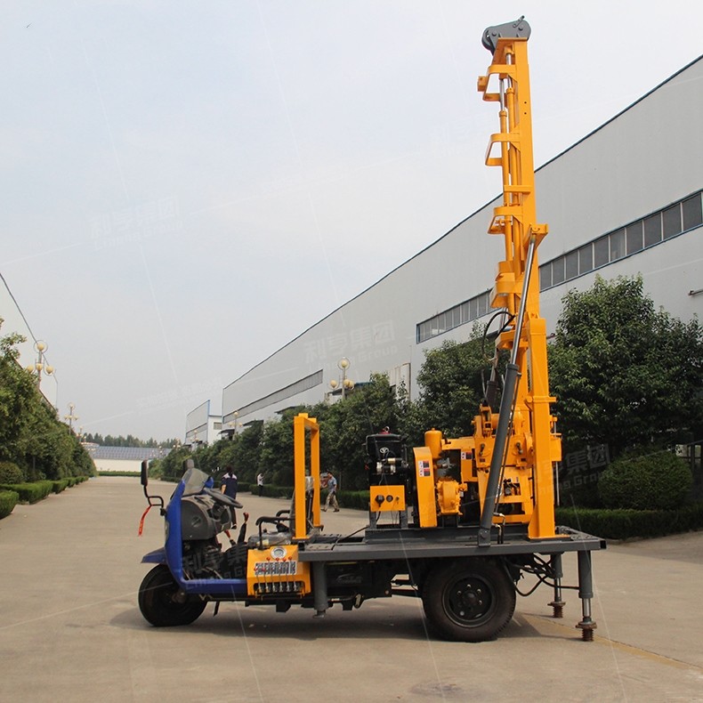 Tricycle Mounted Water Well Drilling Machine 200m with DTH Air Compressor Hammer