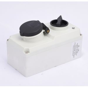 IP44 32A Industrial Power Switched Socket Three Phase With Mechanical Interlock