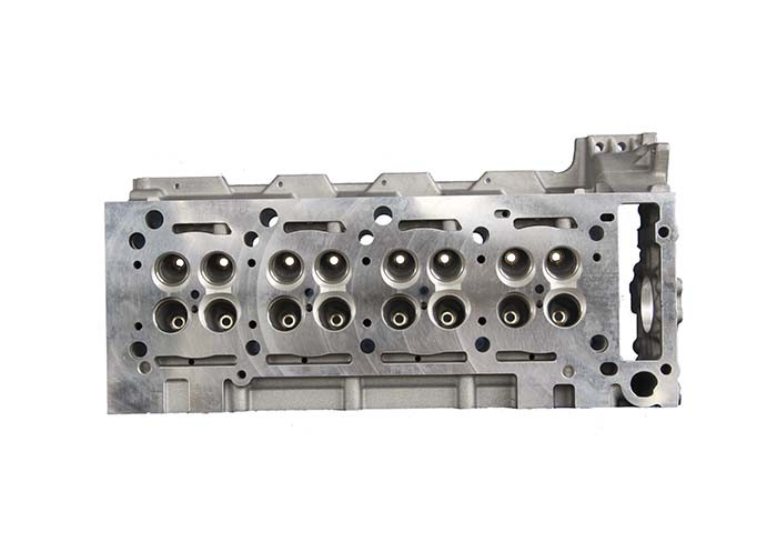 OM611 Diesel Engine Cylinder Head 6110102320 6110104420 6110105420