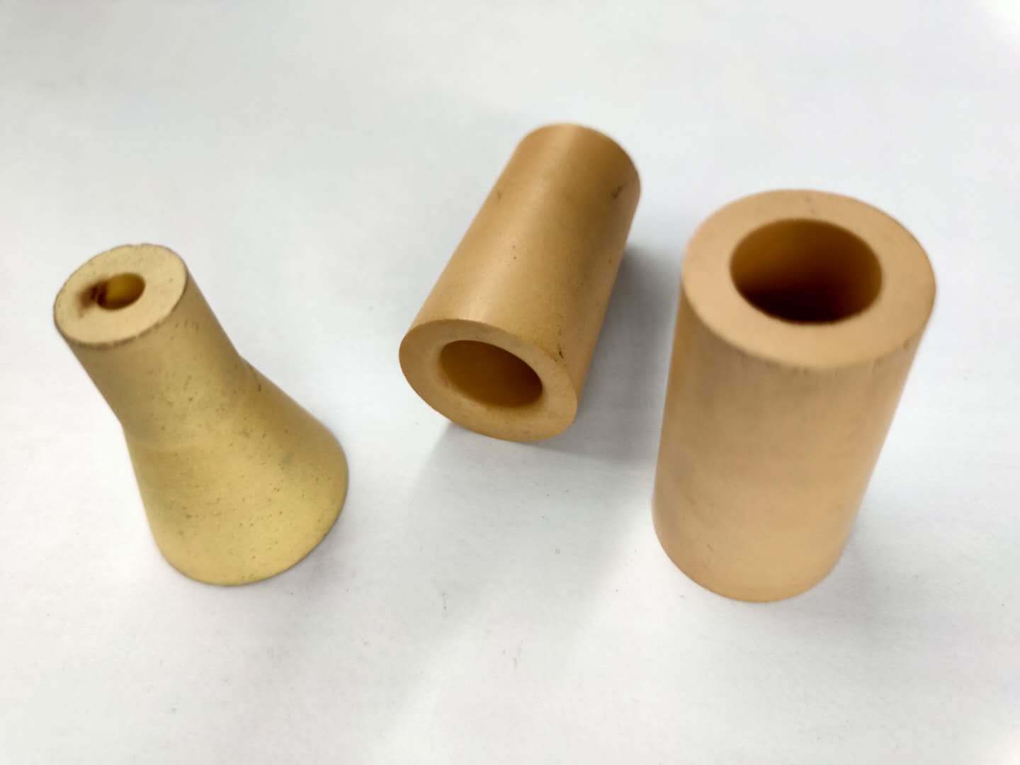 Steel Furnace Zirconia Insert Nozzle 50MPa Cold Crushing Strength for Tundish Nozzle