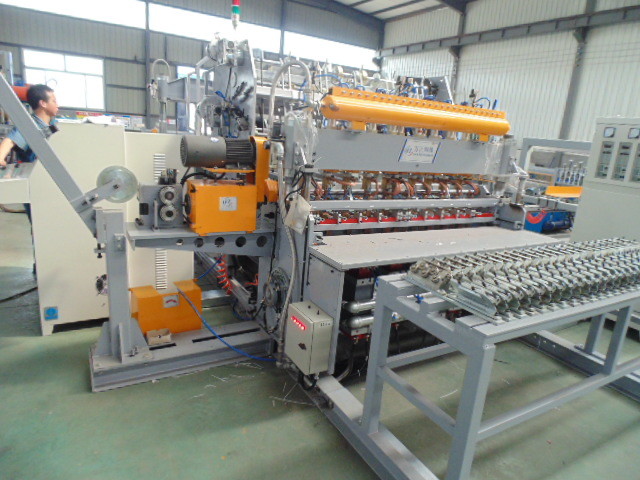 Mesh Hole 15x15mm Welded Wire Mesh Machine Numerical Control For Bird Cage