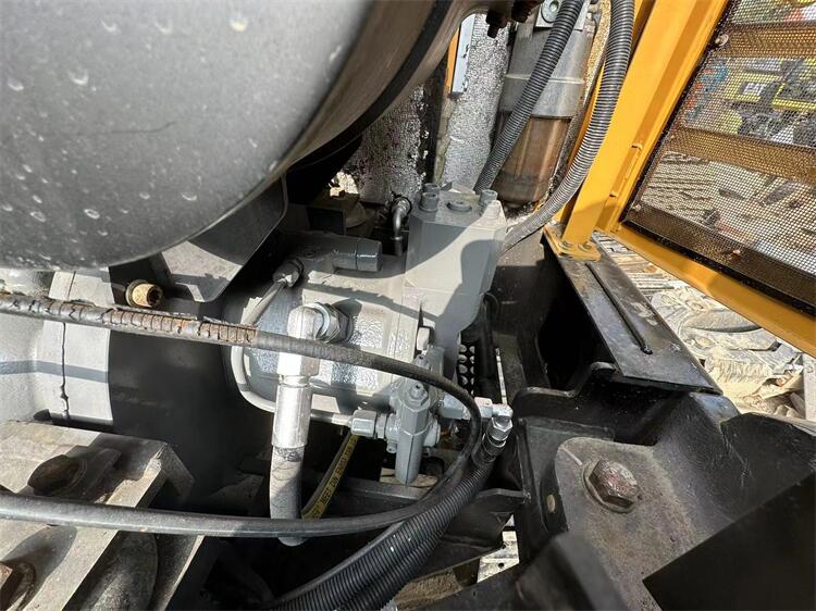 ORIGINAL Hydraulic Valve Used 6T SANY 60C Digger Excavator for Construction Projects