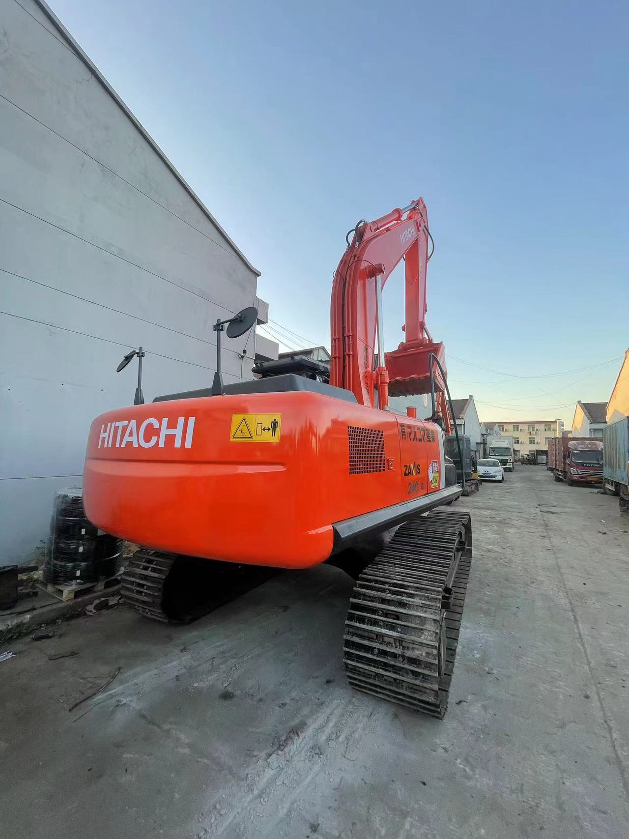 90%NEW used excavator HITACHI ZX240 factory price for sale