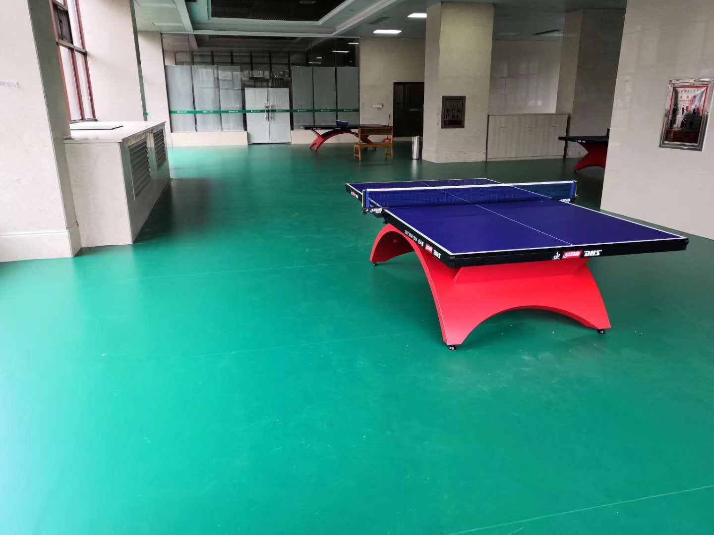 Thin Plastic PVC Vinyl Flooring Tiles / Club Or Gym Rubber Flooring Mats
