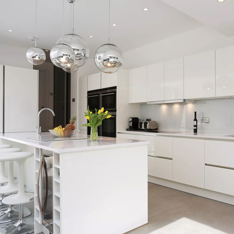 Customized Complete Modern Luxury Shaker Kitchen Cabinet with Quartz Stone Countertop