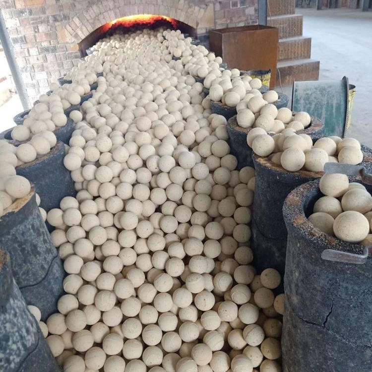 Refractory Balls With And CaO Content % 1.0 For Ammonia Plant Reformer In Light Yellow