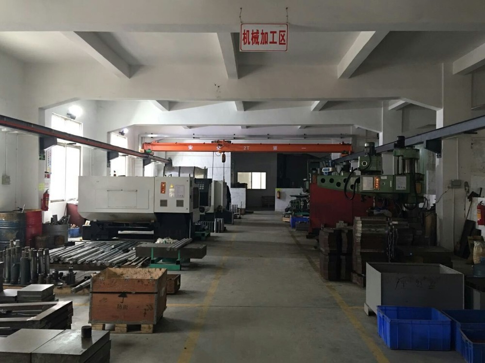 High Production 120T Vertical Injection Molding Machine With Single Slide Table JTT-1200D