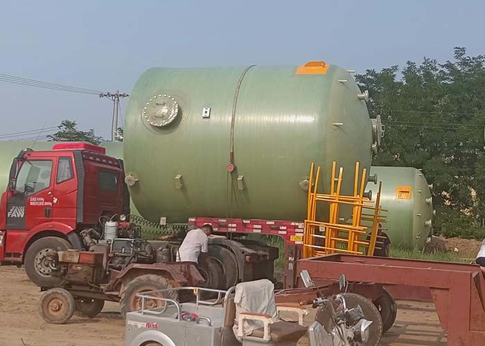 500 Gallon Water Filter FRP Horizontal Tank Filament Winding Cylindrical