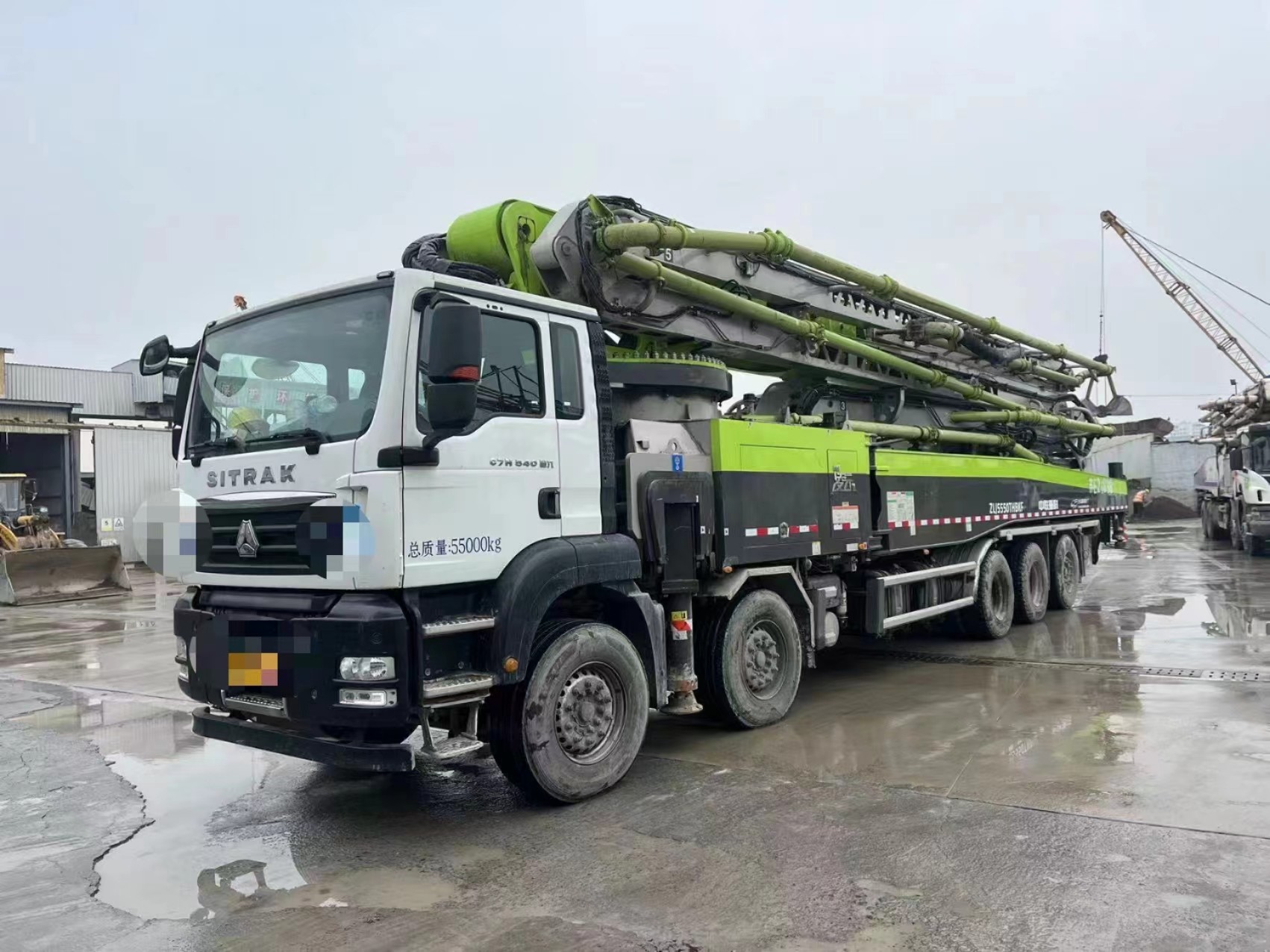 2023 Zoomlion 70m concrete pump truck, delivered with original frame