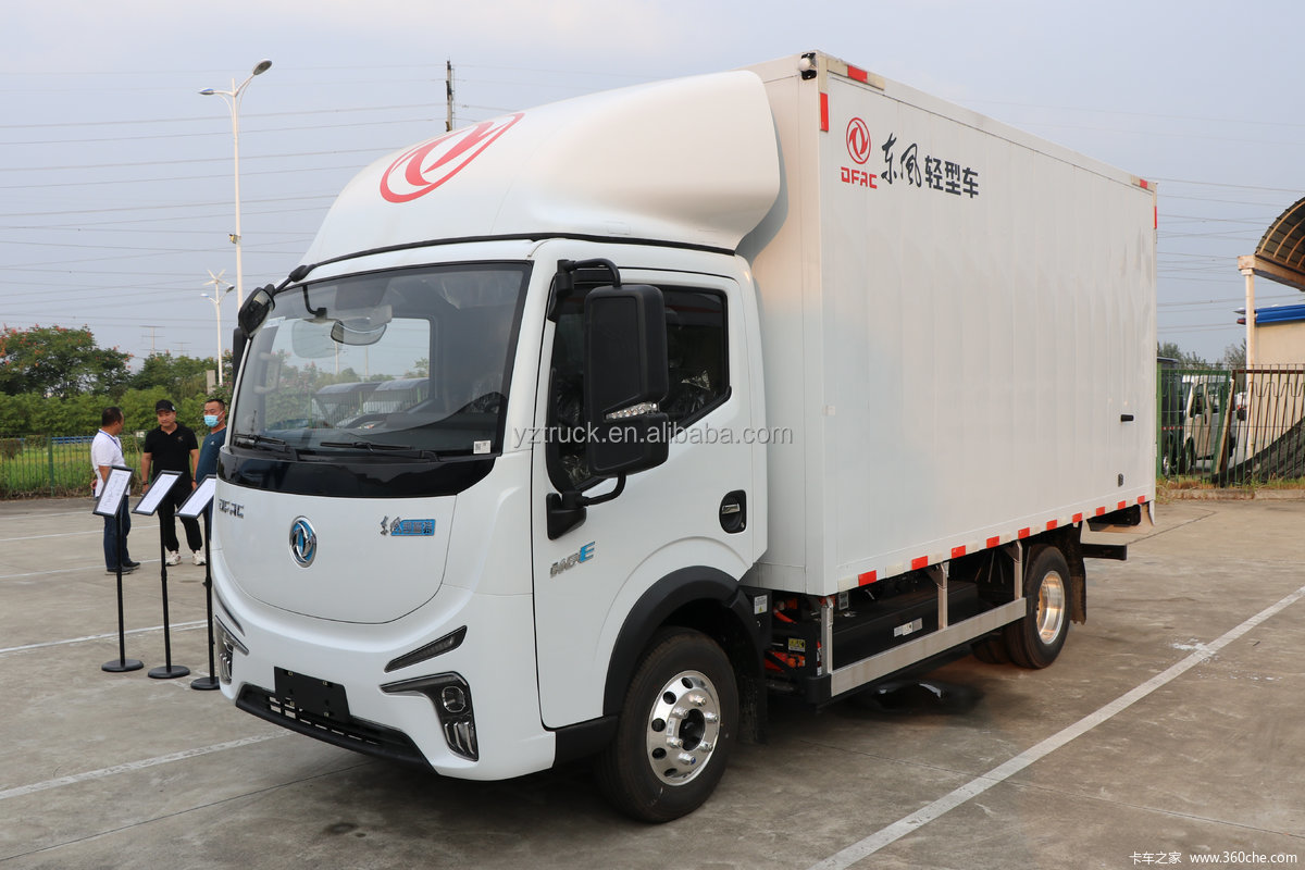 Electric Fuel Type Dongfeng Cargo Trucks with 4200X2100X2100 mm Cargo Tank Dimension