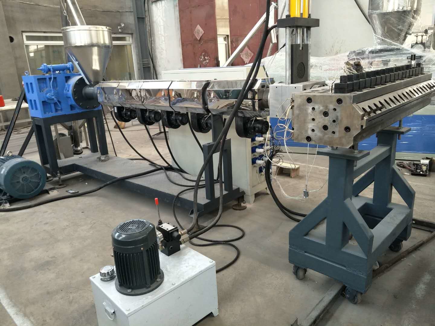 Decorative PVC Free Board Production Line WPC PVC Foam Board Machine 1220mm Width