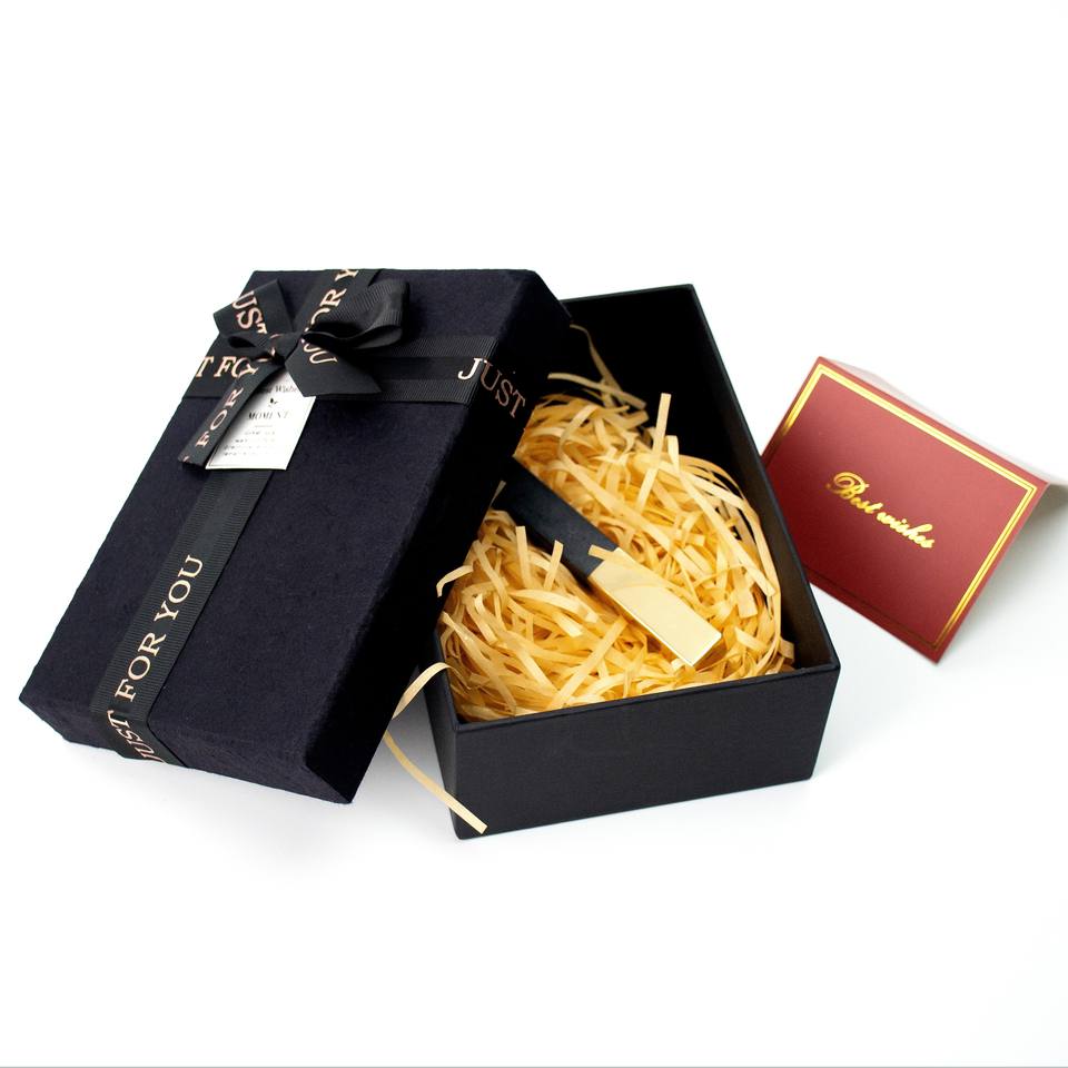 Custom Lipstick Cosmetic Gift Paper Boxes with Bow Ribbon and Glossy Lamination