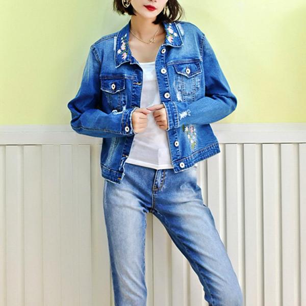 Quality Fancy Embroidery Jeans Coat For Women , Stretch Ladies Blue Denim Jacket for sale